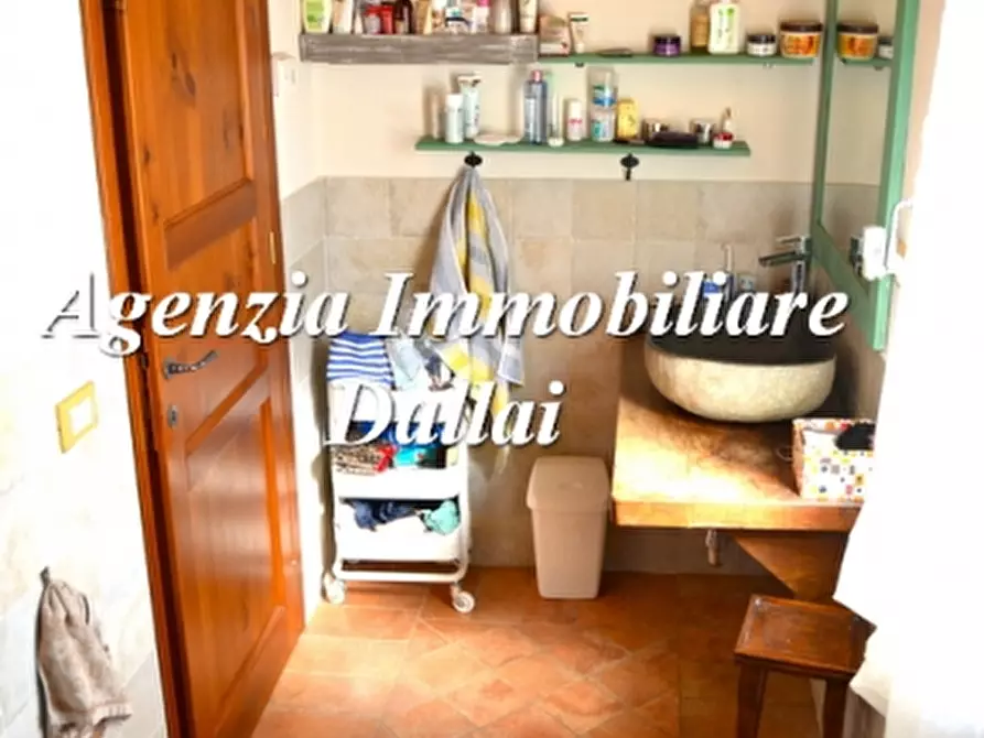 Immagine 36 di Casa colonica in vendita  a Scarperia E San Piero