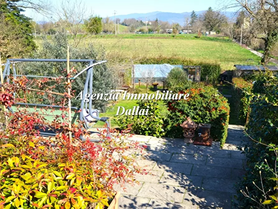 Immagine 33 di Casa colonica in vendita  a Scarperia E San Piero