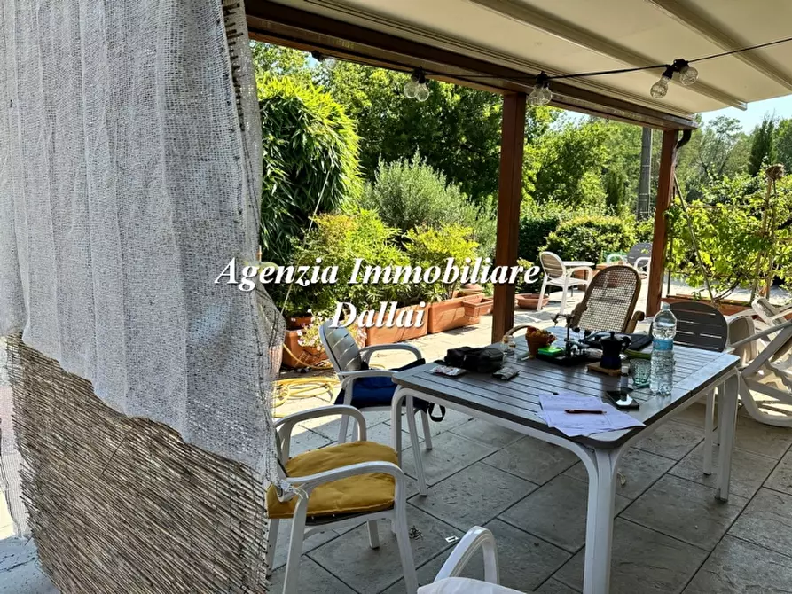 Immagine 2 di Casa colonica in vendita  a Scarperia E San Piero
