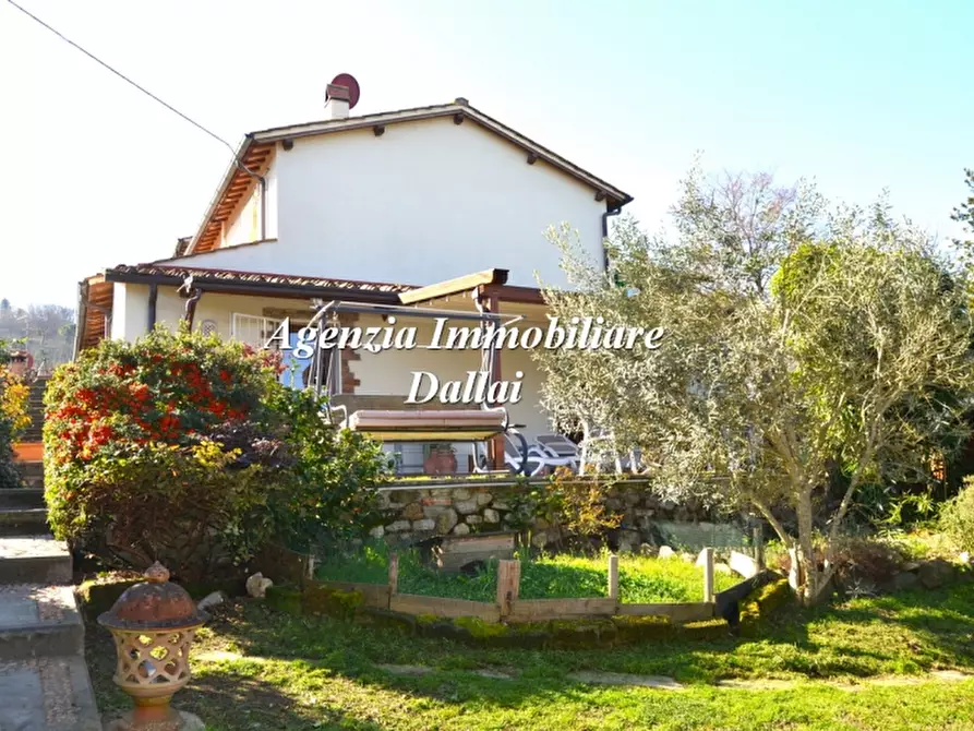 Immagine 11 di Casa colonica in vendita  a Scarperia E San Piero