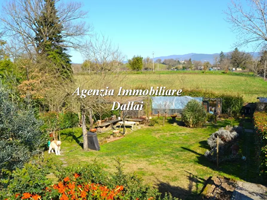 Immagine 8 di Casa colonica in vendita  a Scarperia E San Piero