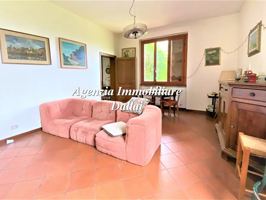 Immagine 9 di Villa in vendita  a Scarperia E San Piero
