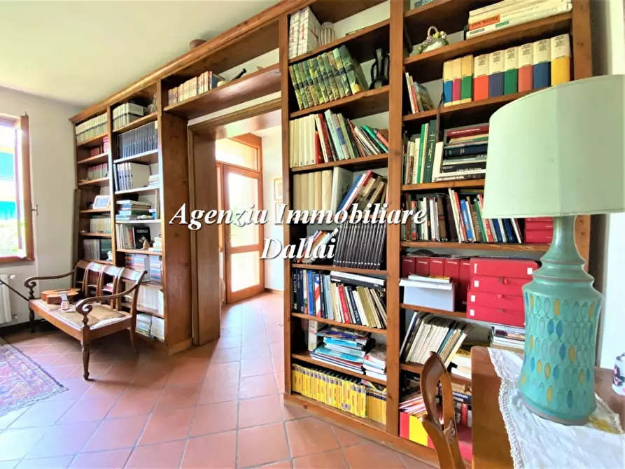 Immagine 15 di Villa in vendita  a Scarperia E San Piero