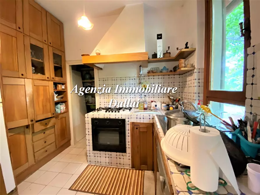 Immagine 17 di Villa in vendita  a Scarperia E San Piero