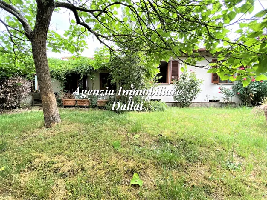 Immagine 6 di Villa in vendita  a Scarperia E San Piero