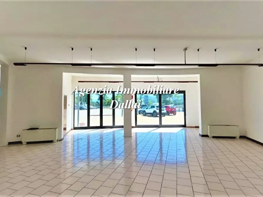 Immagine 10 di Locale commerciale in affitto  a Borgo San Lorenzo