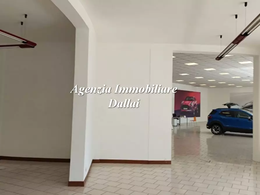Immagine 19 di Locale commerciale in affitto  a Borgo San Lorenzo
