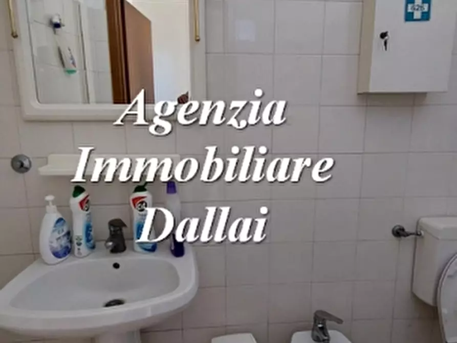 Immagine 21 di Locale commerciale in affitto  a Borgo San Lorenzo