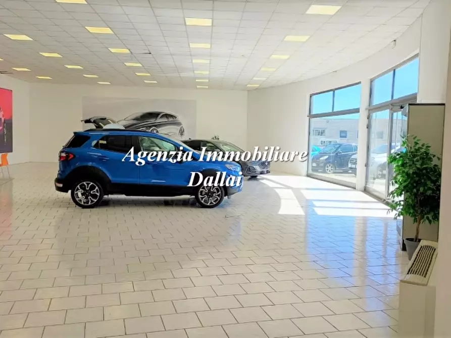 Immagine 23 di Locale commerciale in affitto  a Borgo San Lorenzo