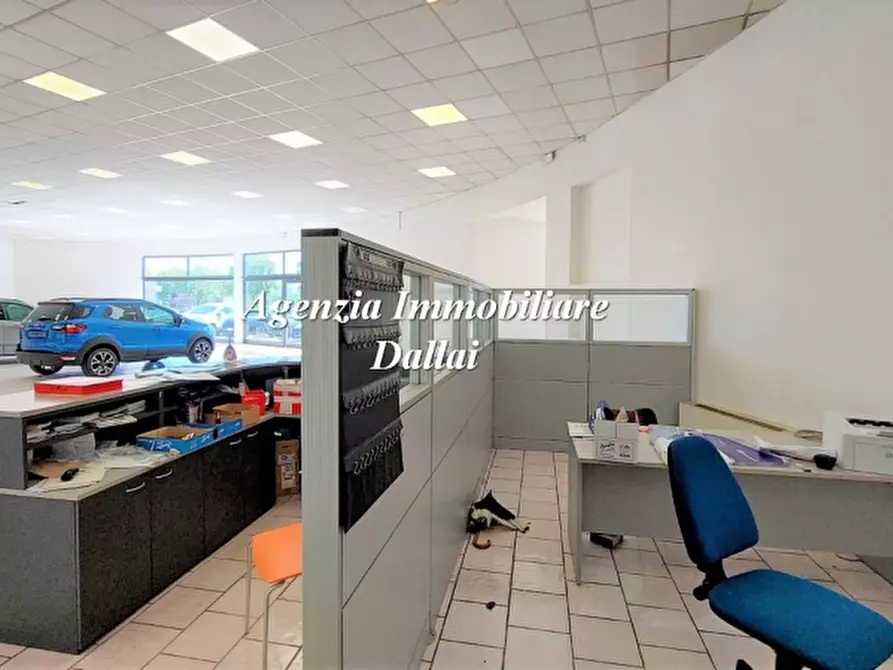 Immagine 25 di Locale commerciale in affitto  a Borgo San Lorenzo