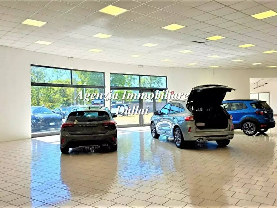 Immagine 22 di Locale commerciale in affitto  a Borgo San Lorenzo