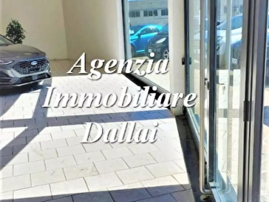 Immagine 9 di Locale commerciale in affitto  a Borgo San Lorenzo