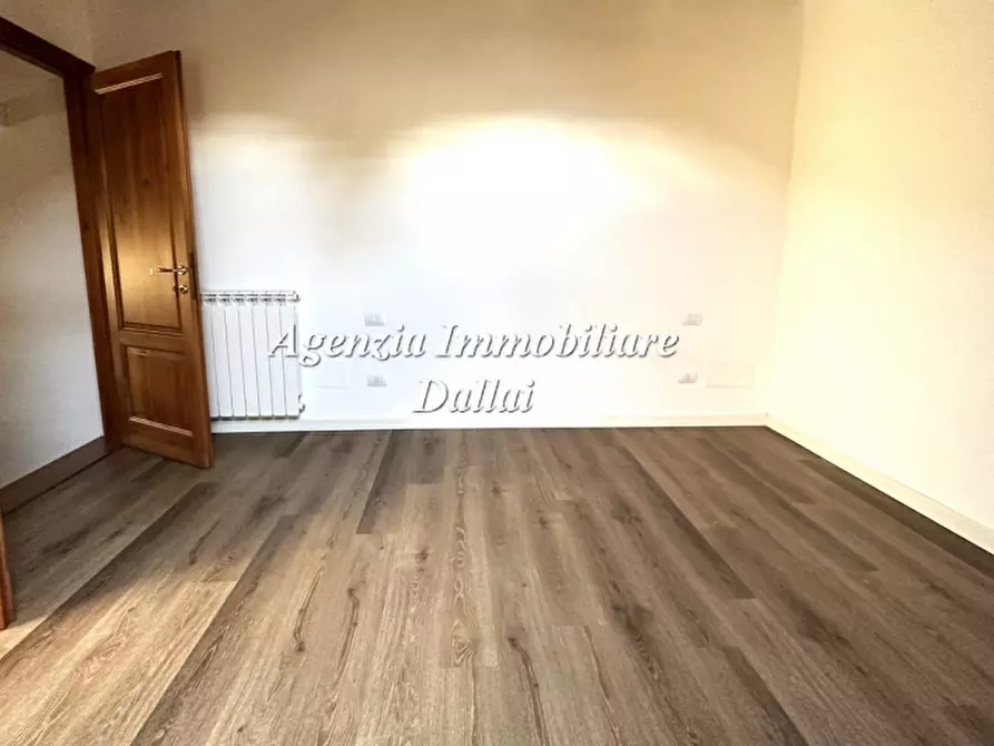 Immagine 36 di Casa colonica in vendita  a Borgo San Lorenzo