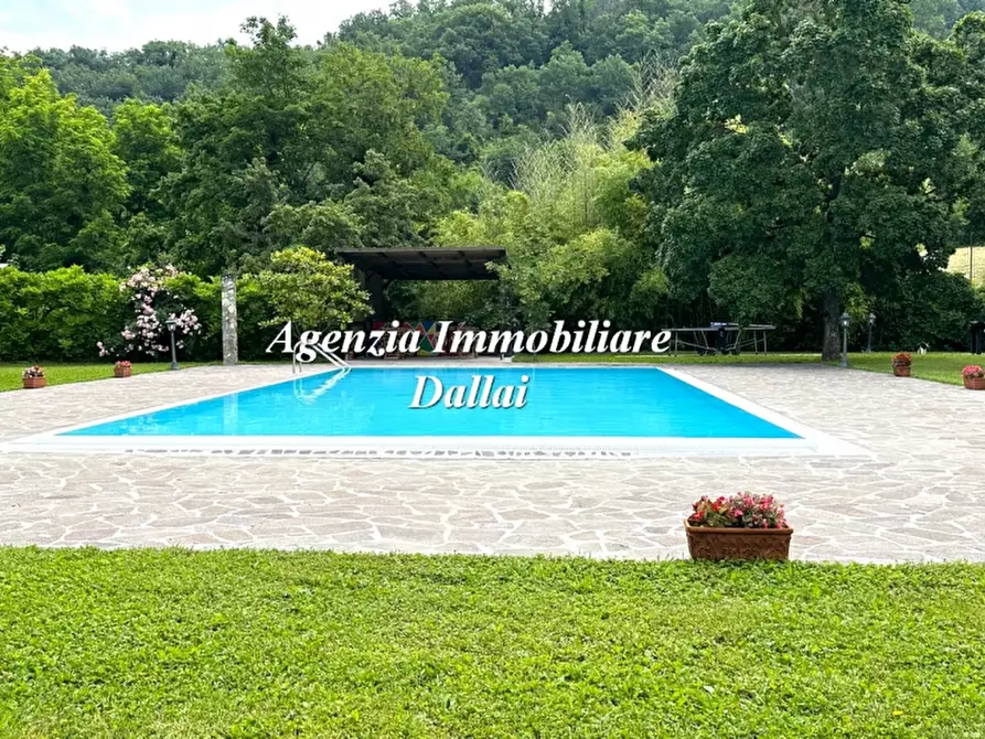 Immagine 1 di Agriturismo in vendita  a Barberino Di Mugello