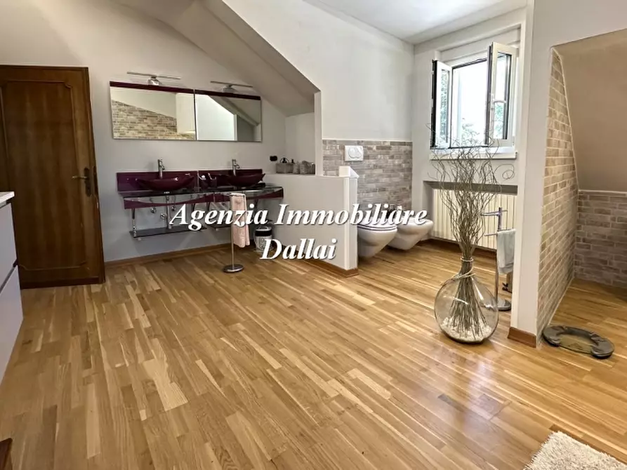 Immagine 21 di Villa in vendita  a Barberino Di Mugello