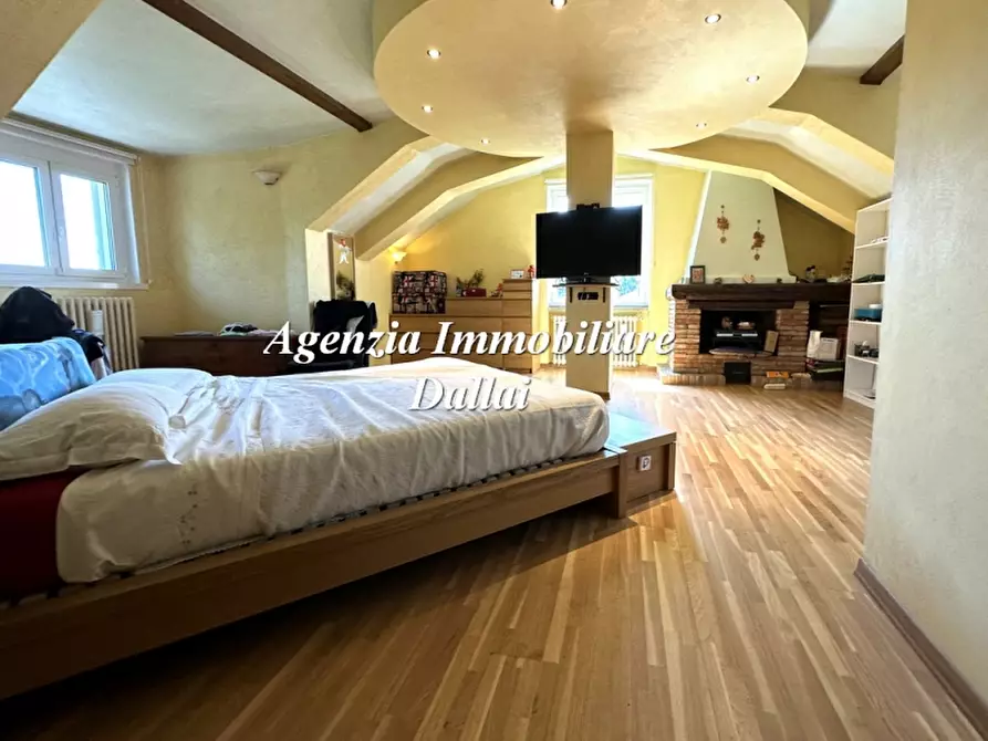 Immagine 25 di Villa in vendita  a Barberino Di Mugello