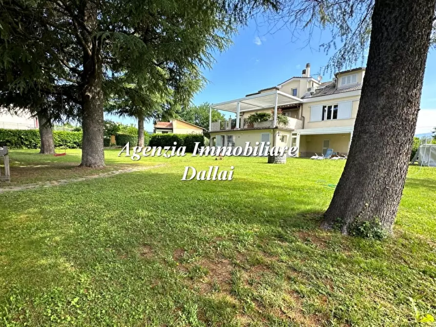 Immagine 27 di Villa in vendita  a Barberino Di Mugello