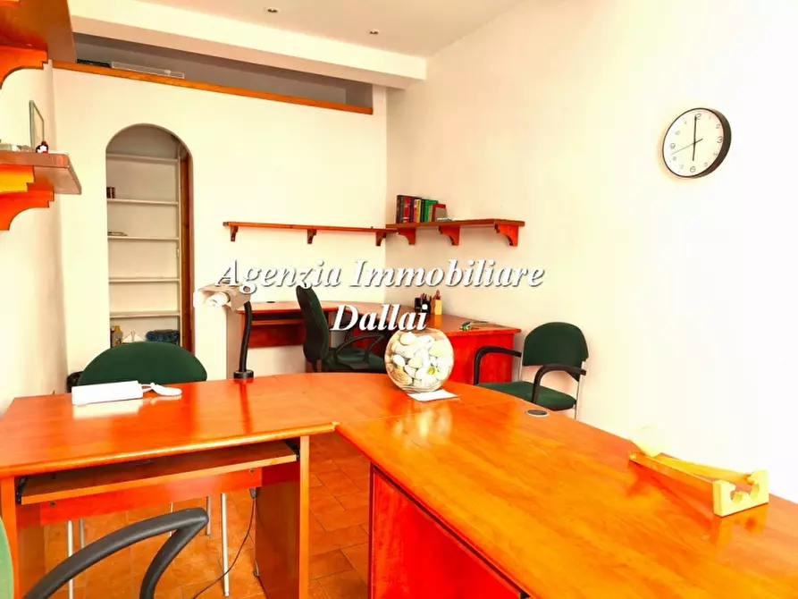 Immagine 6 di Ufficio in affitto  a Scarperia E San Piero