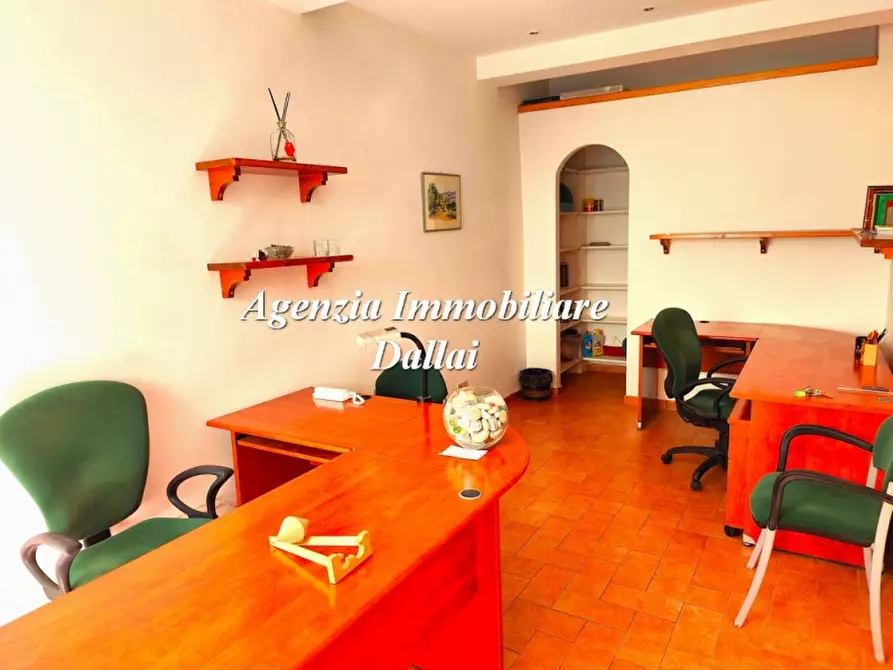 Immagine 5 di Ufficio in affitto  a Scarperia E San Piero