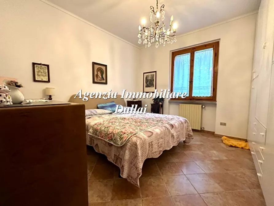 Immagine 10 di Villa in vendita  a Scarperia E San Piero