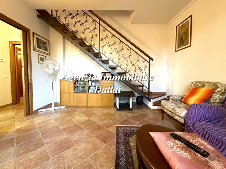 Immagine 9 di Villa in vendita  a Scarperia E San Piero