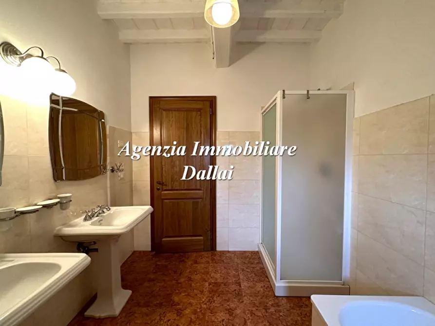 Immagine 9 di Villa in vendita  a Barberino Di Mugello