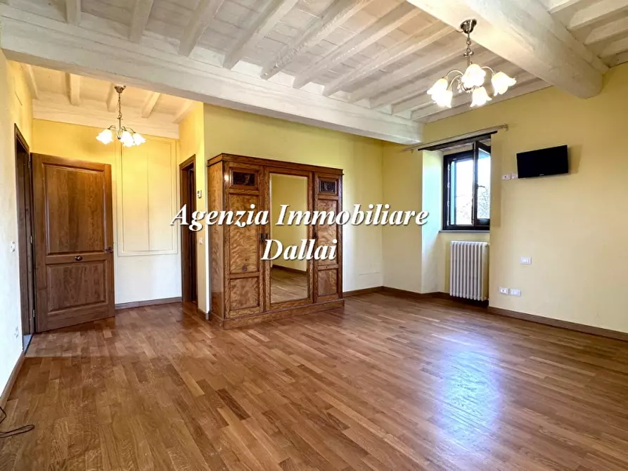 Immagine 5 di Villa in vendita  a Barberino Di Mugello