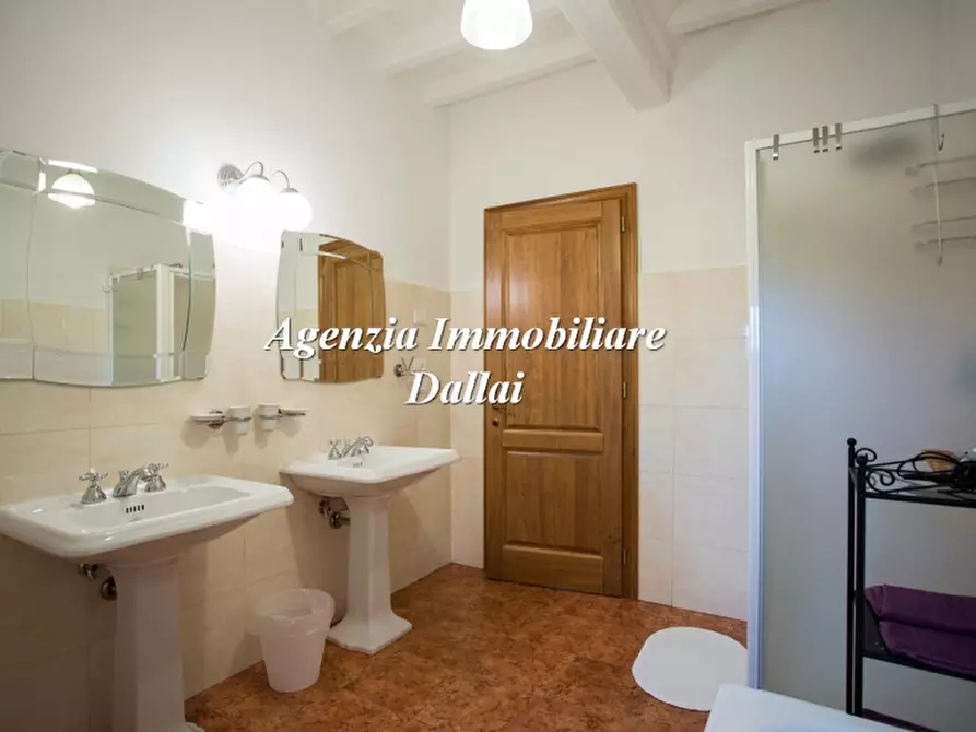 Immagine 37 di Villa in vendita  a Barberino Di Mugello