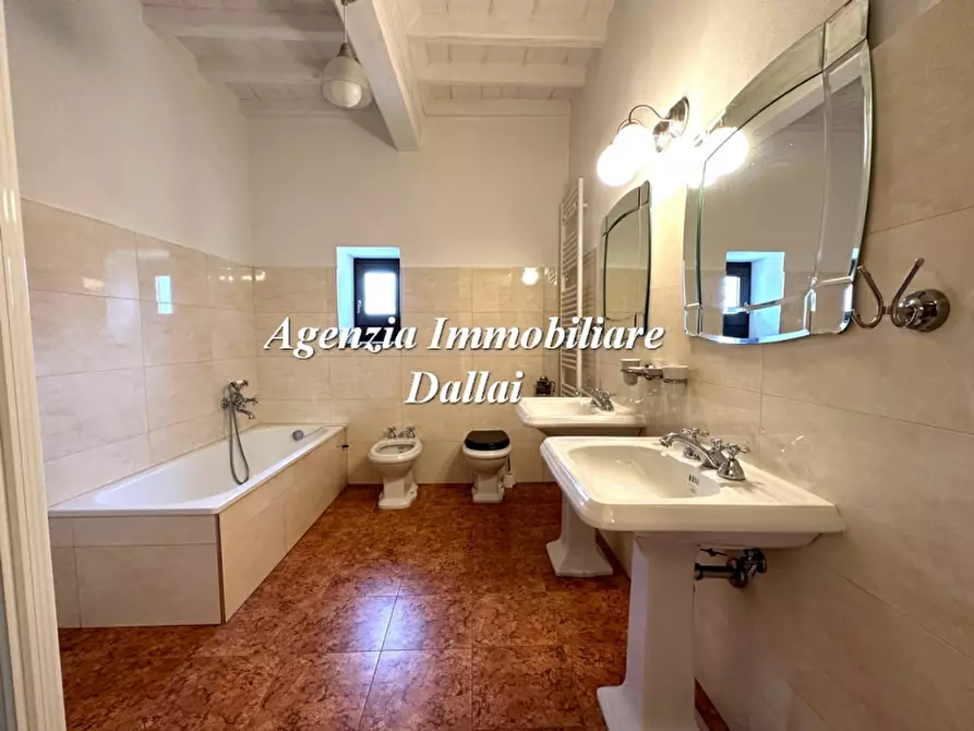 Immagine 38 di Villa in vendita  a Barberino Di Mugello