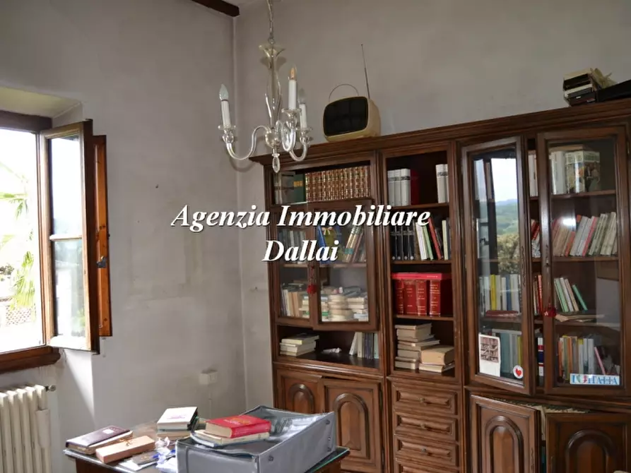 Immagine 10 di Villa in vendita  a Vicchio