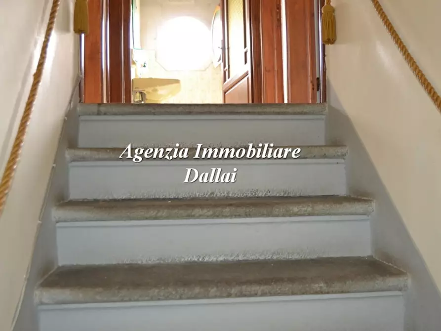 Immagine 19 di Villa in vendita  a Vicchio