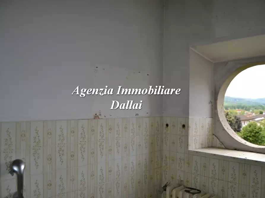 Immagine 27 di Villa in vendita  a Vicchio