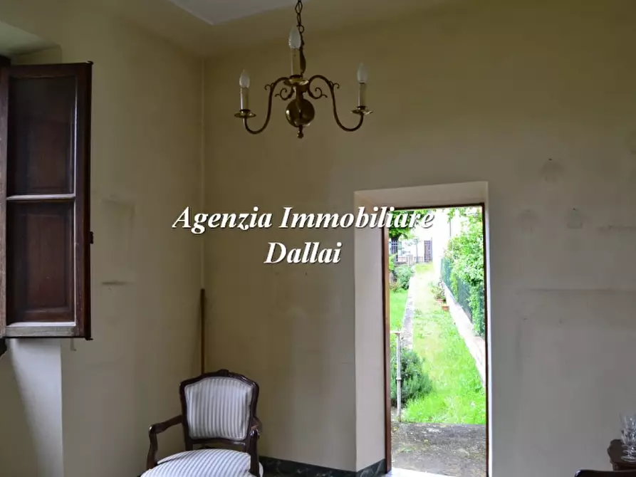 Immagine 38 di Villa in vendita  a Vicchio