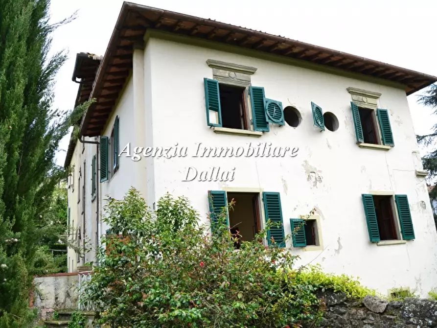 Immagine 4 di Villa in vendita  a Vicchio