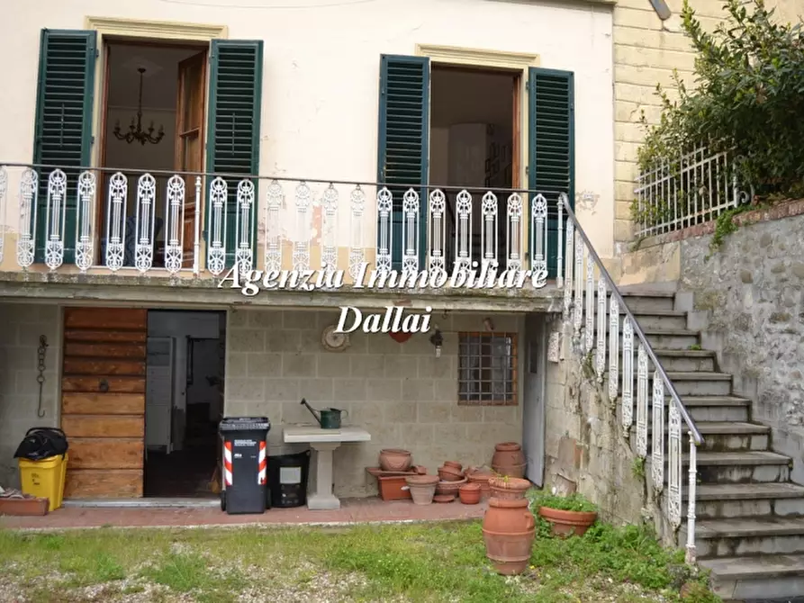 Immagine 5 di Villa in vendita  a Vicchio