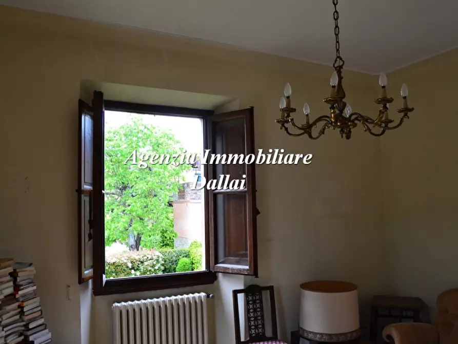 Immagine 8 di Villa in vendita  a Vicchio