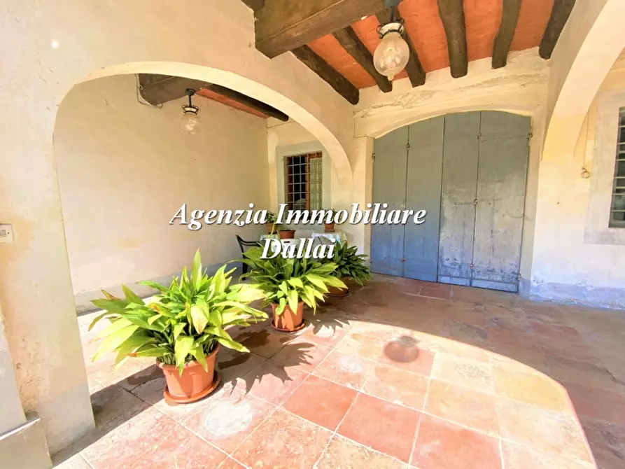 Immagine 3 di Villa in vendita  a Scarperia E San Piero