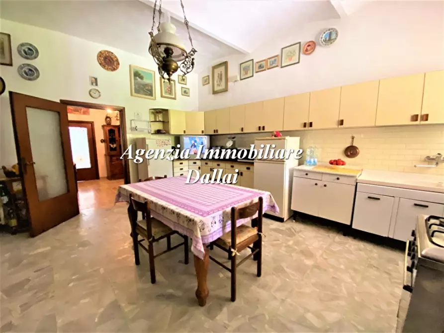 Immagine 7 di Villa in vendita  a Scarperia E San Piero