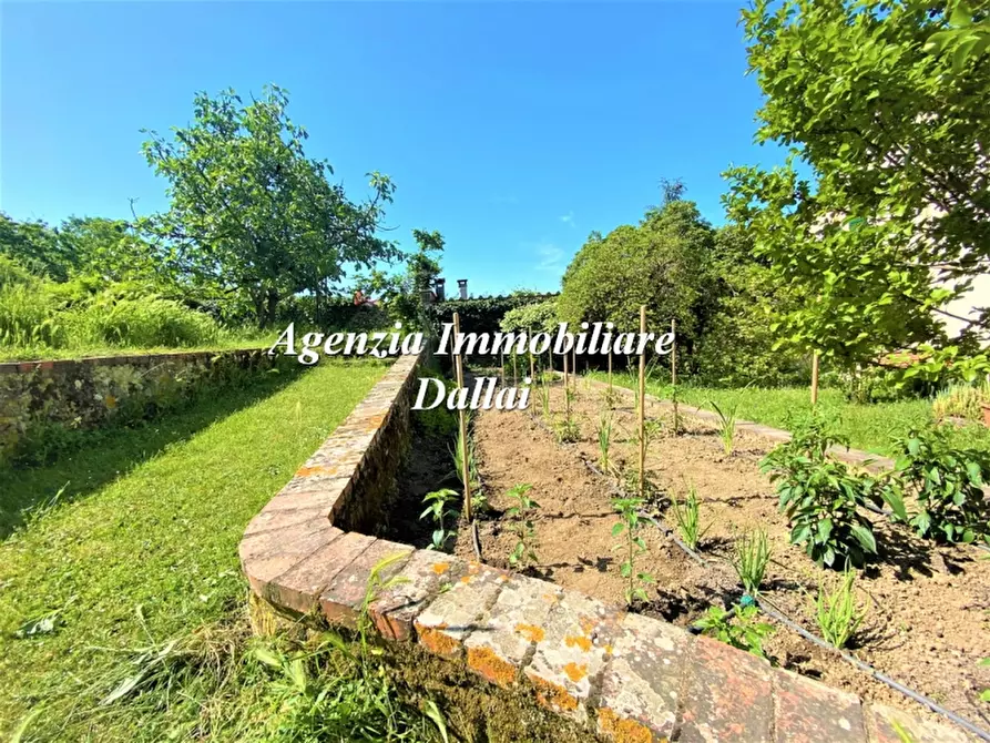Immagine 6 di Villa in vendita  a Scarperia E San Piero
