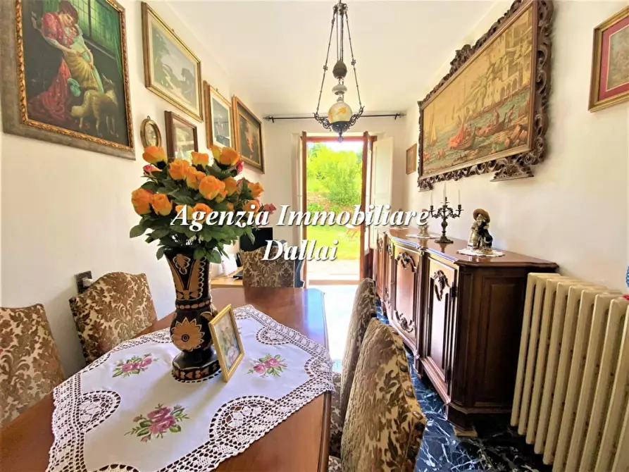 Immagine 9 di Villa in vendita  a Scarperia E San Piero