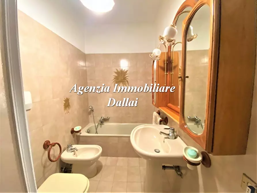 Immagine 15 di Villa in vendita  a Scarperia E San Piero