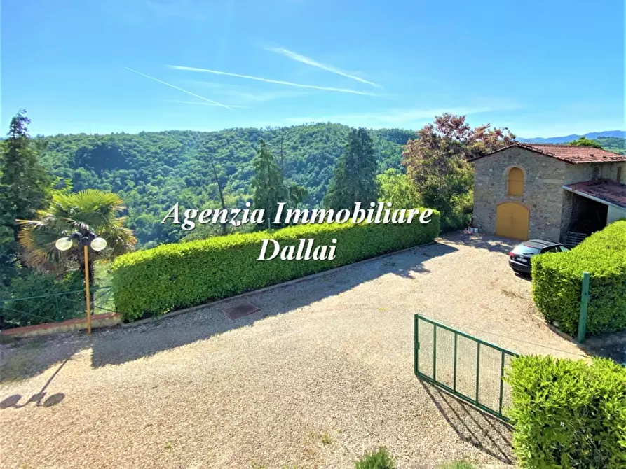 Immagine 2 di Casa colonica in vendita  a Barberino Di Mugello