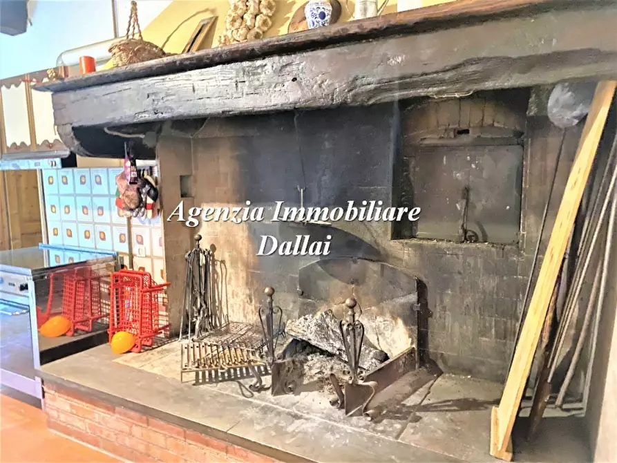 Immagine 15 di Casa colonica in vendita  a Barberino Di Mugello