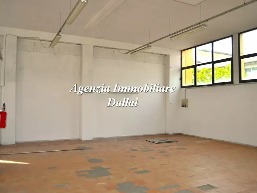 Immagine 1 di Capannone industriale in affitto  a Scarperia E San Piero