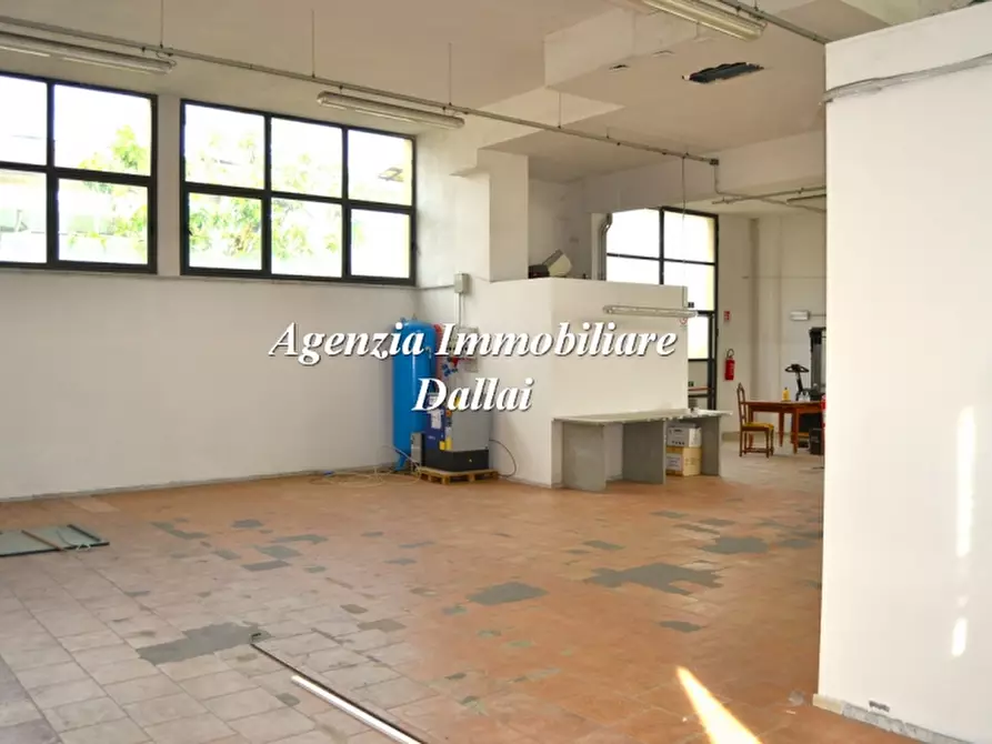 Immagine 3 di Capannone industriale in affitto  a Scarperia E San Piero