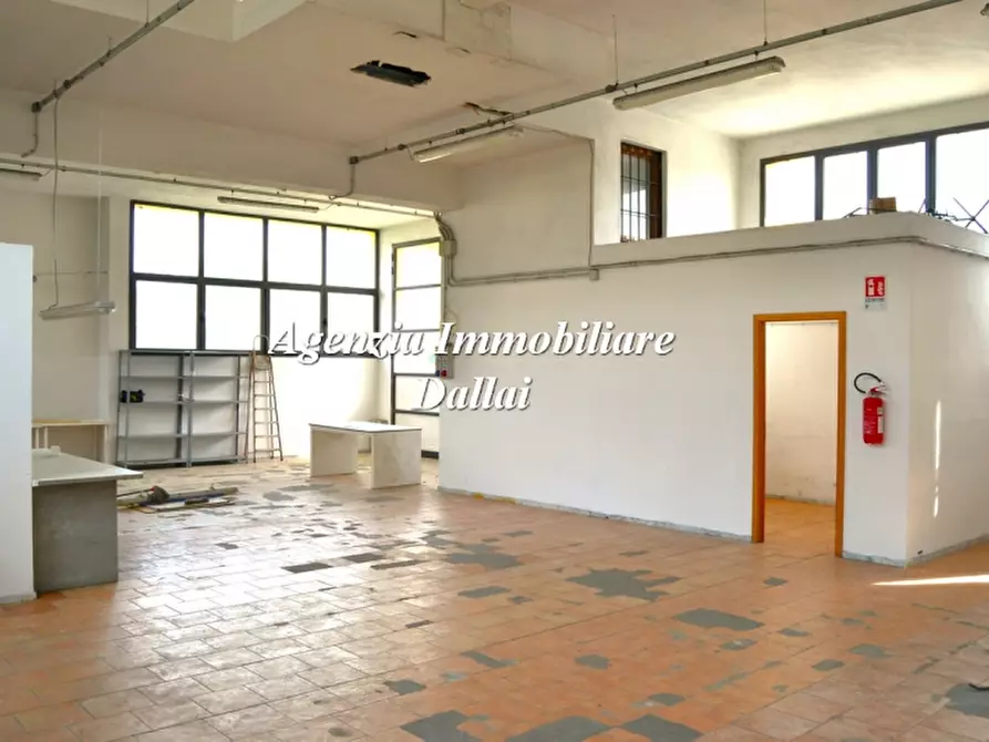 Immagine 4 di Capannone industriale in affitto  a Scarperia E San Piero