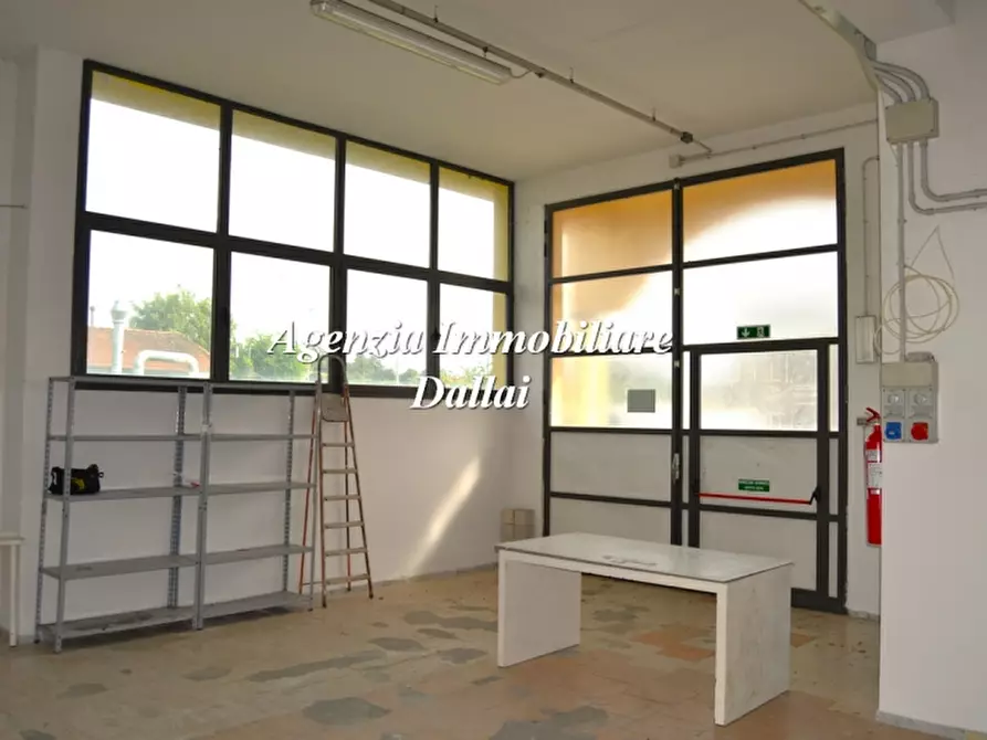 Immagine 6 di Capannone industriale in affitto  a Scarperia E San Piero