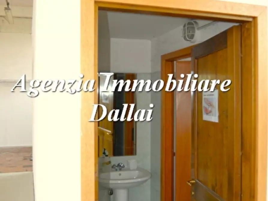 Immagine 10 di Capannone industriale in affitto  a Scarperia E San Piero