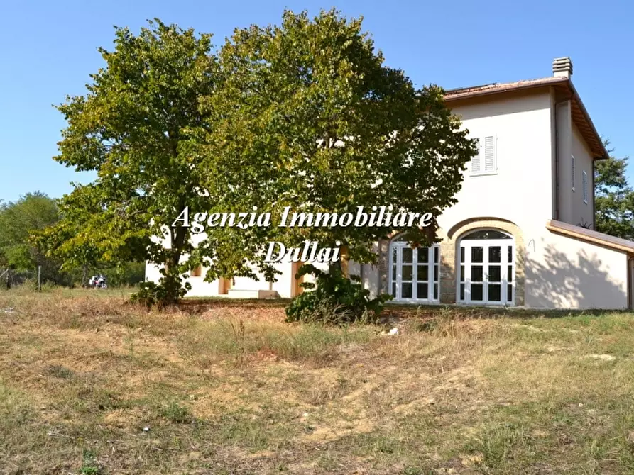 Immagine 1 di Casa colonica in vendita  a Scarperia E San Piero