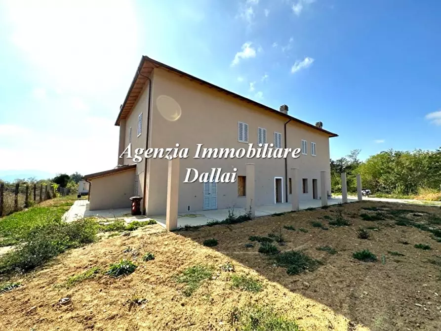 Immagine 3 di Casa colonica in vendita  a Scarperia E San Piero